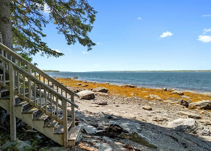 Charming Home With Stunning Bay Views, Sunroom, Gazebo, Deck, & Grill