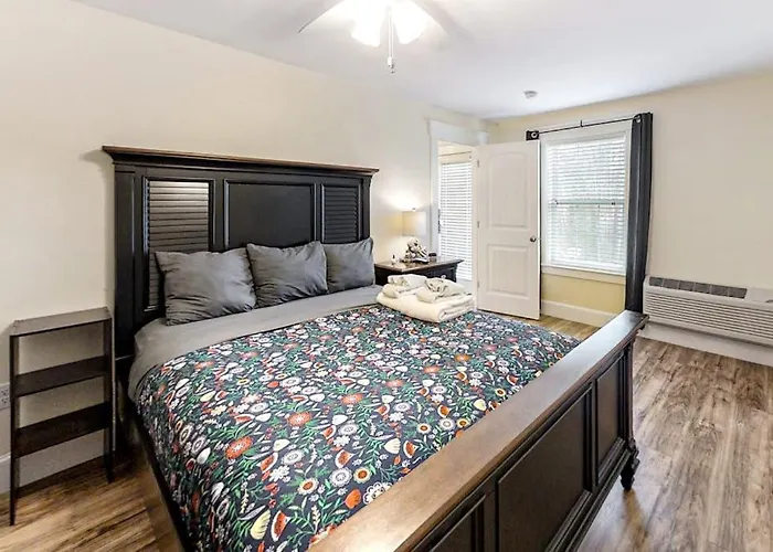 Water-View Condo At Sheepscot Harbour Resort With Deck, Full Kitchen, And Wifi