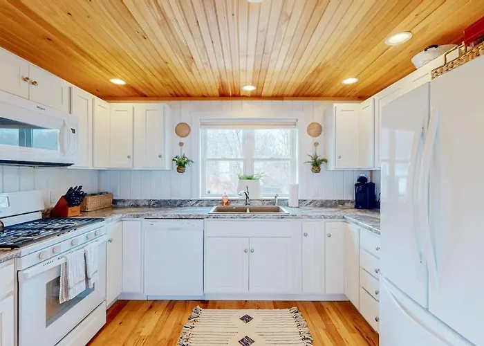 Dazzling Ocean-View House With Fireplace, Deck, Firepit, Central Ac, & W/D