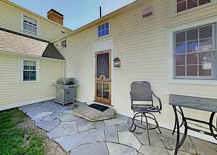 All-Suite Boothbay Harbor Home With Deck, Ocean Views, And Fireplaces
