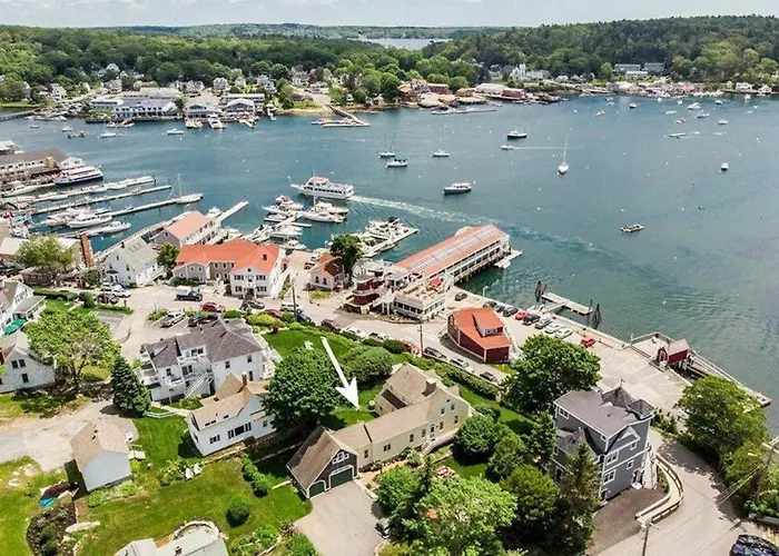 All-Suite Boothbay Harbor Home With Deck, Ocean Views, And Fireplaces