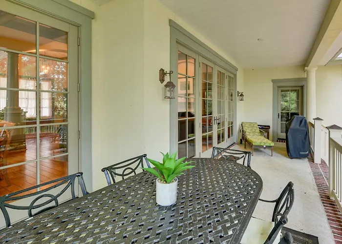 5 Mi To Old Town Bluffton: Cottage W/ Patio