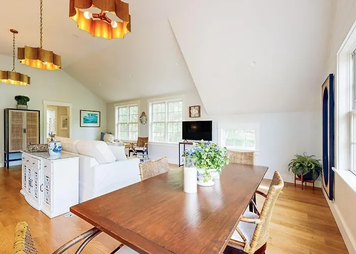 Brand New Guest Apartment With Furnished Deck, Fast Wifi, Dock, & Water Views