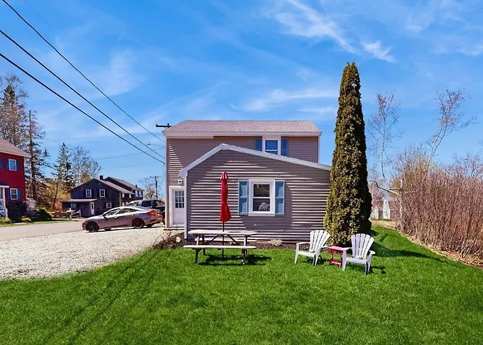Well-Located, Dog-Friendly Home - Walk To Footbridge & Barrett Park
