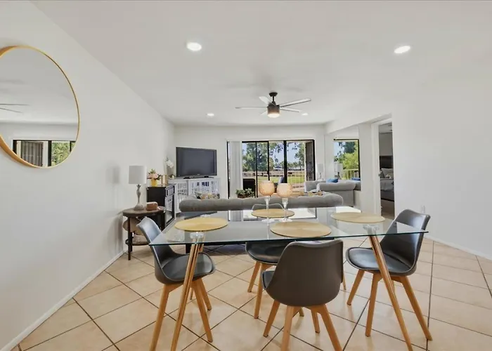 Cozy 2 Bedroom Condo With Golf Course Views