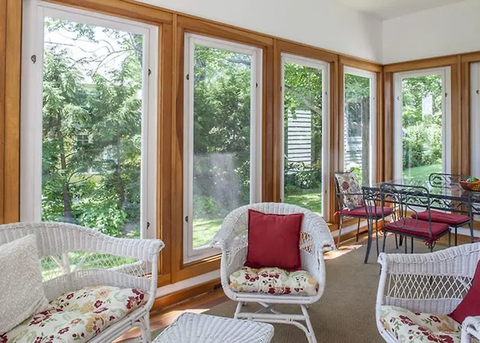 Great Home With Water View - One House From Harbor - Washer/Dryer & Dog-Friendly