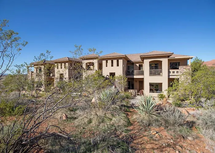 Suite Retreat With Pool Spa Gym And Tennis Court
