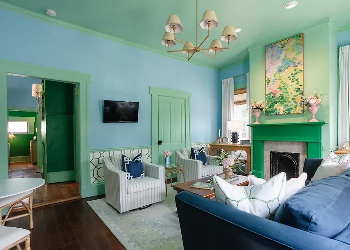 Charming Savannah Duplex Courtyard Parking