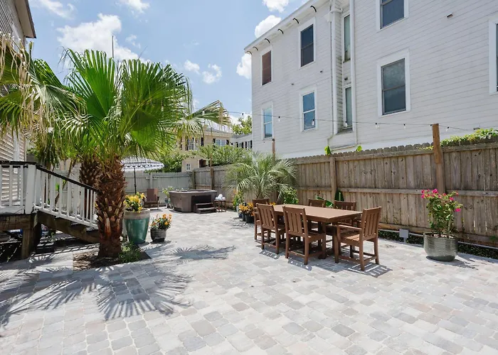 Charming Savannah Duplex Courtyard Parking