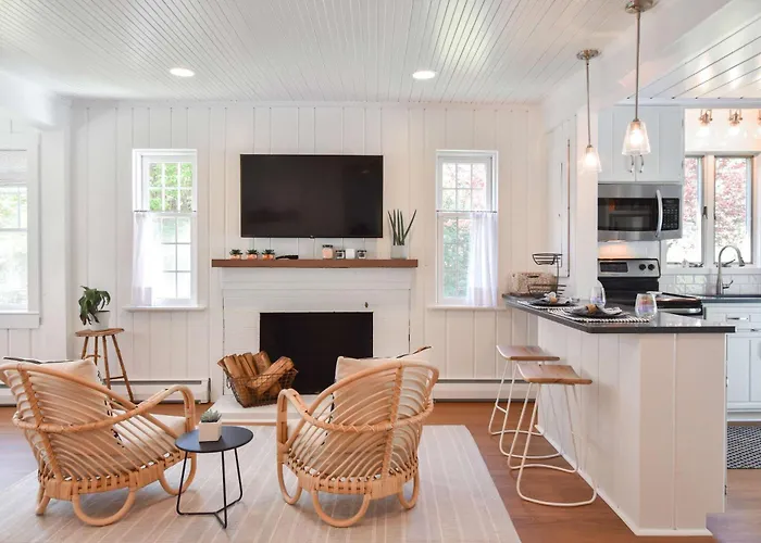 Spacious Beach House 6 Min Walk To Beach