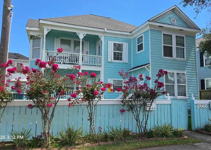Casaazul: Beachfront Couples Retreat Near Pleasure Pier