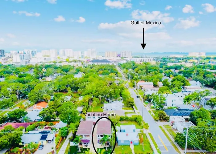 Beachtown Remote Worker Friendly-High Speed Wifi-Pets Welcome-Lido Beach-Opera-Symphony-Walk Or Bike To Restaurants-10 Acre Park With Pickleball, Tennis, Basketball
