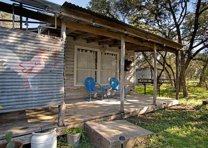 Outpost Vibes: Outhouse, Outdoor Shower & Pool