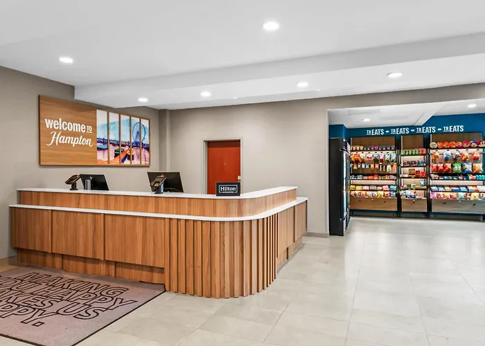 Hampton Inn & Suites National Harbor-Newly Renovated