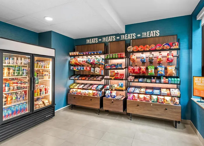 Hampton Inn & Suites National Harbor-Newly Renovated