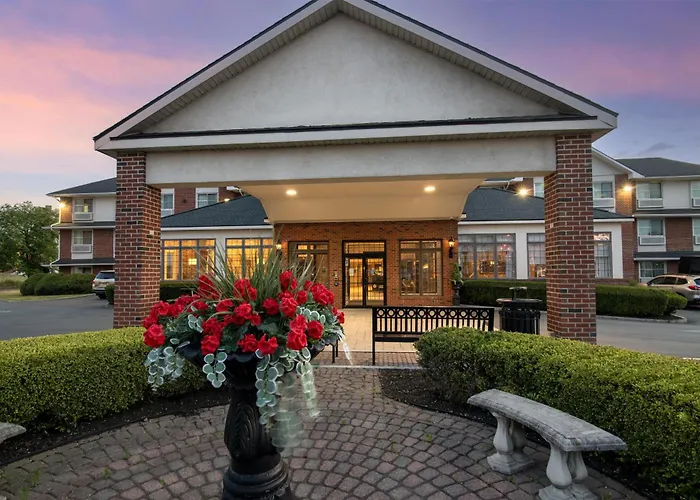 Best Western Plus Franklin Square Inn