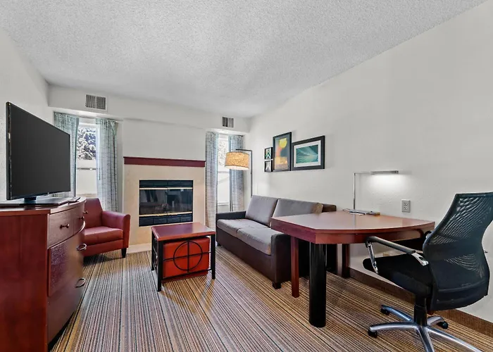 Mainstay Suites Appleton Airport - Fox River Mall Area