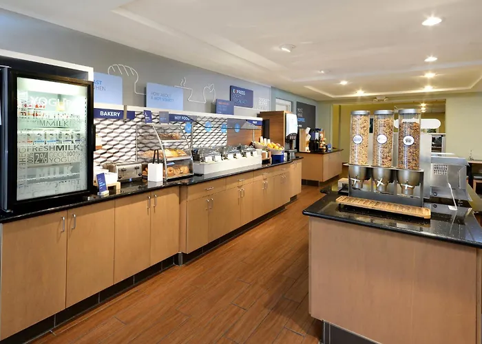 Holiday Inn Express & Suites High Point South By Ihg