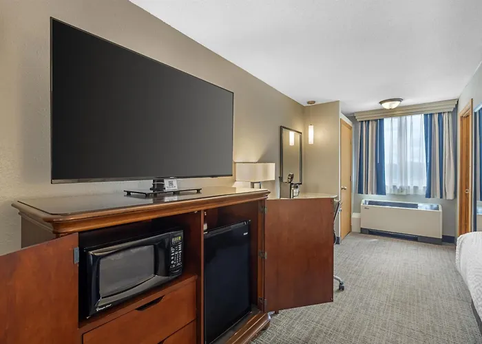 Best Western Plus Dubuque Hotel And Conference Center
