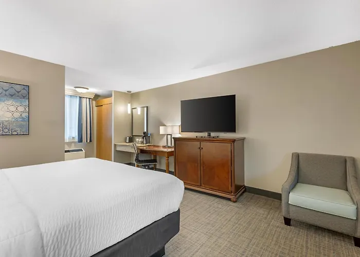 Best Western Plus Dubuque Hotel And Conference Center