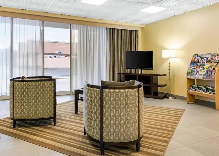 Quality Inn & Suites Charleston - Civic Center