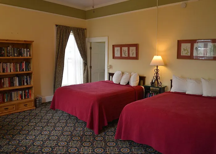 Historic Plaza Hotel