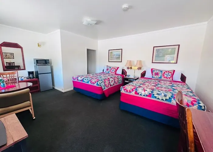 Golden West Motel
