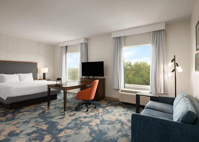 Hampton Inn & Suites - Deland