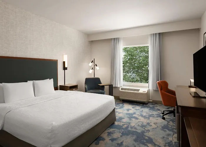 Hampton Inn & Suites - Deland