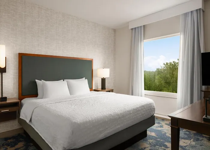 Hampton Inn & Suites - Deland
