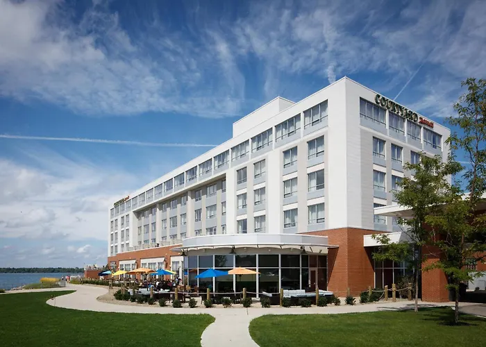 Courtyard By Marriott Erie Bayfront