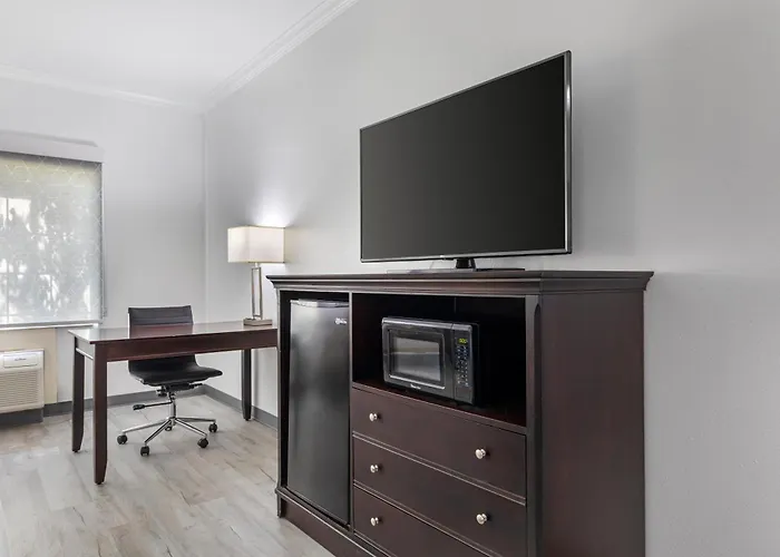 Best Western Plus Southpark Inn & Suites