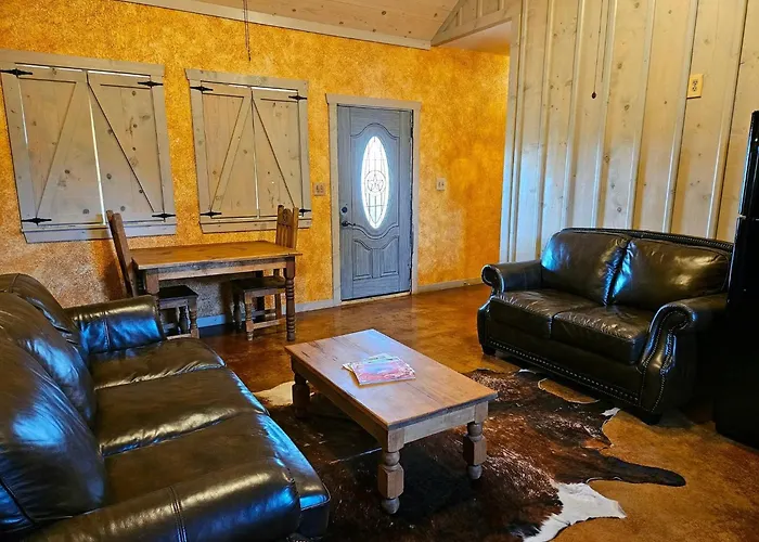 Breezy Hills Cottages - Moonlight Cottage