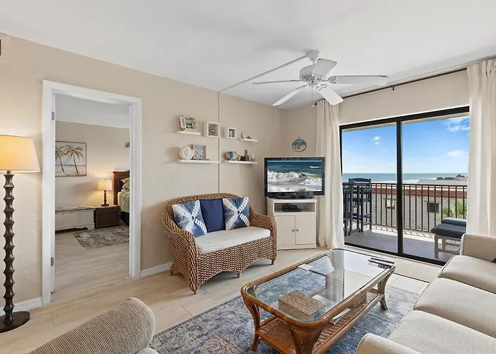 407 - 2/2 Nicely Updated Ocean View