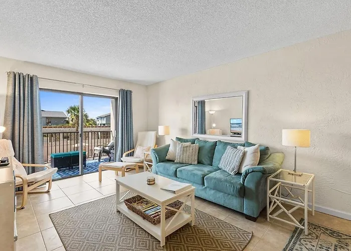208 - Poolside 2 Bedroom Great Ocean View