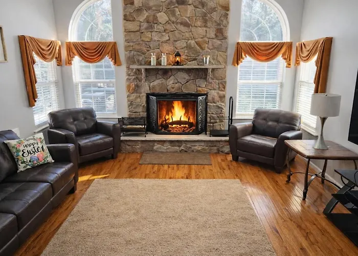Luxury 5Br Family Retreat | Hot Tub | Game Room | 2 Fire Pits | Resort Amenities