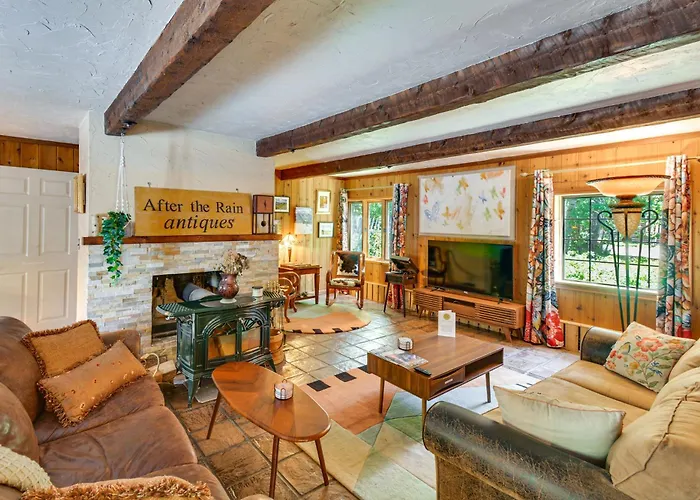 Remodeled Lake Cabin, Stunning Mtn View, New Patio