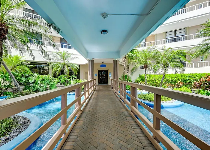 Beachfront Marco Island Condo W/ Pool Access!