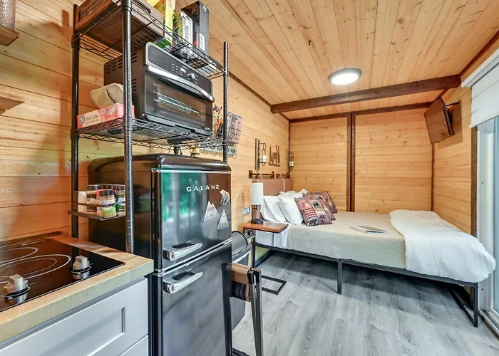 Tiny Home W/ Hot Tub & Mini Highland Cows!