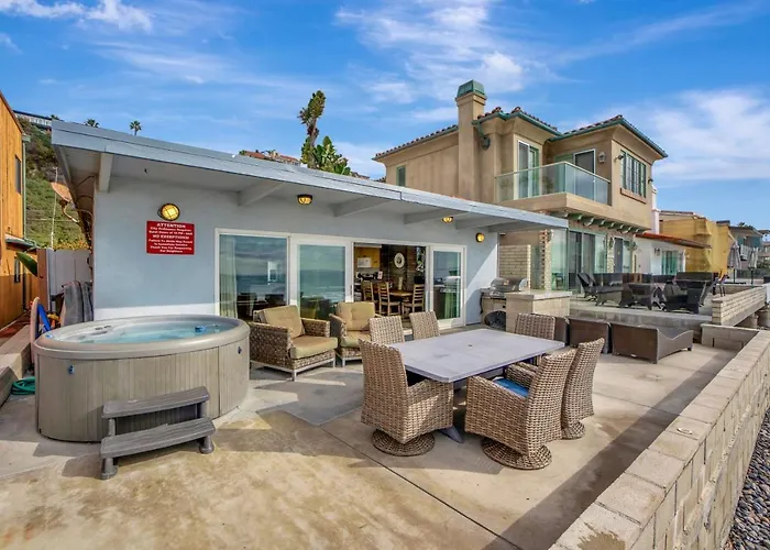 On The Sand!! Private Beach! Ocean Front Hot Tub!!