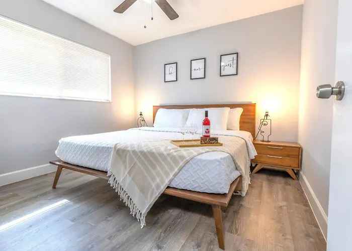 Stylish Dania Beach Stay Beach, Cruise Port Fll Airport