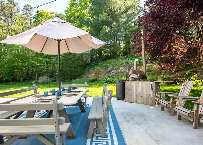 Stunning Home With Wet Bar Dog Welcome!