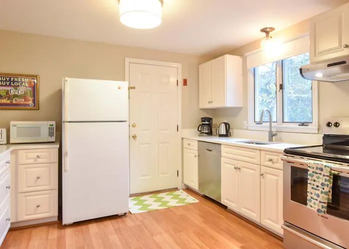15 Min Walk To Nauset Beach