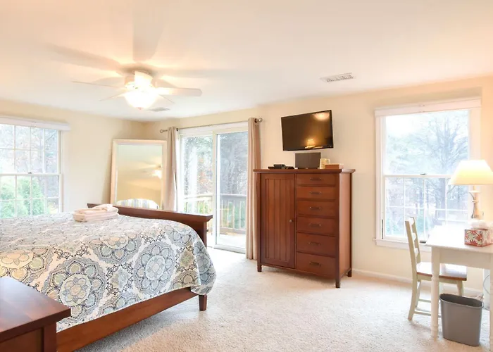 Beautiful Spacious Family Retreat W Pool