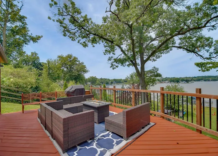 Waterfront Fox Lake Vacation Rental W/ Fire Pit!