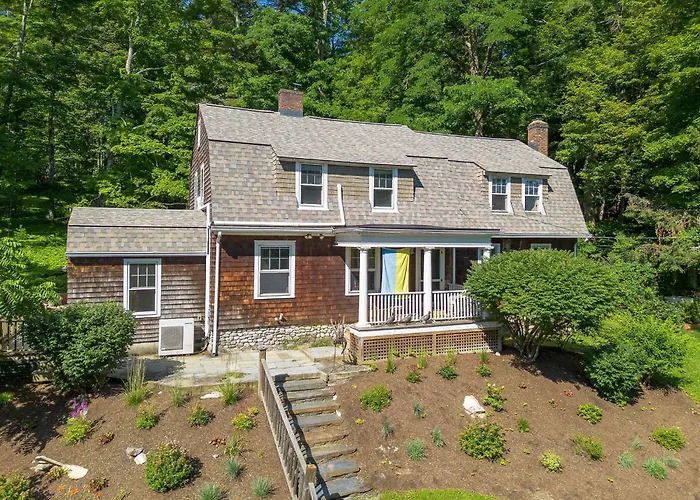 Classic Stockbridge Cottage