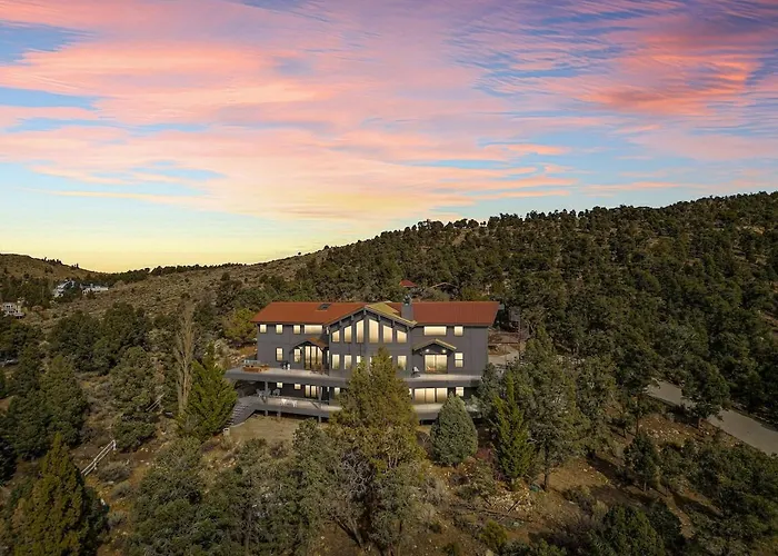 Steel Pine Lodge A Rustic Mountain Retreat Views