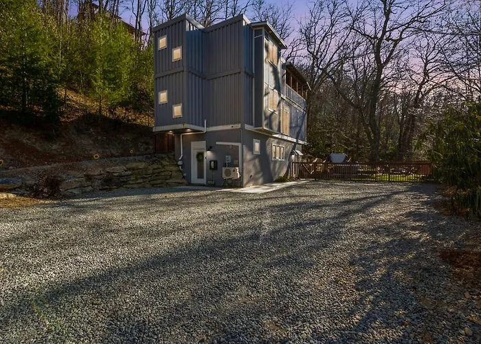 Hillside Hideaway- Container Home In Blowing Rock