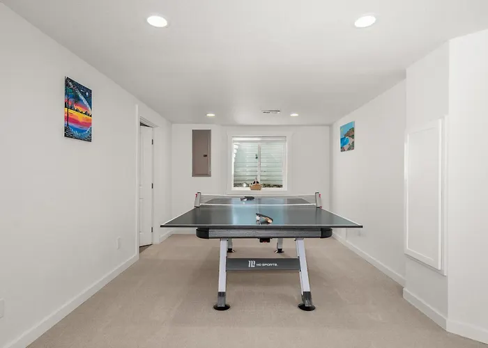 Updated Spacious Home & Hot Tub