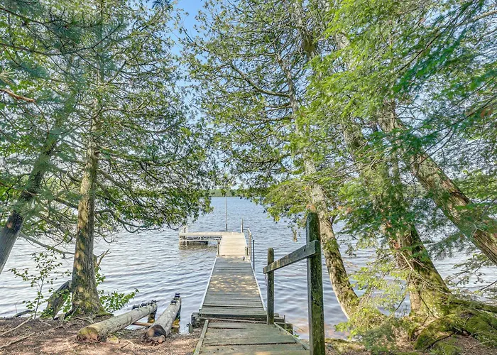 Family Lutsen Lakefront Cabin Near Skiing & Trails